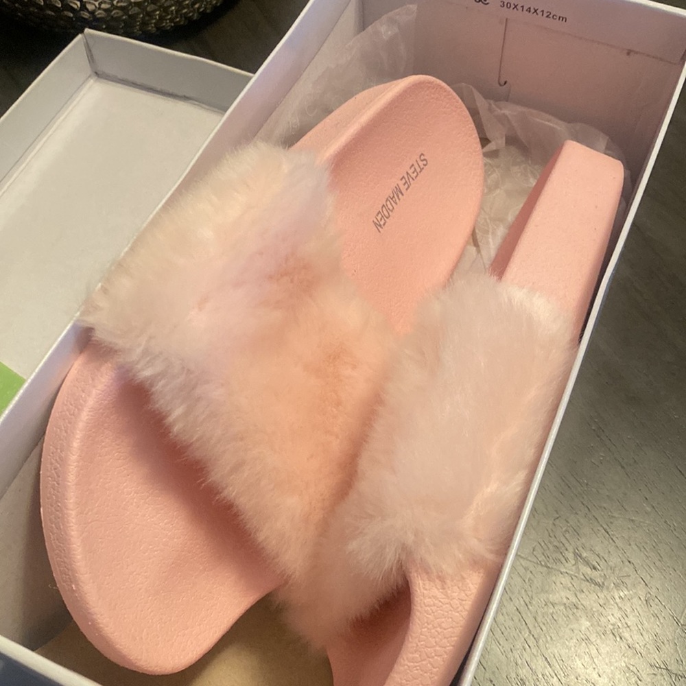 Steve Madden Lt Pink Size 8 Slides - image 2